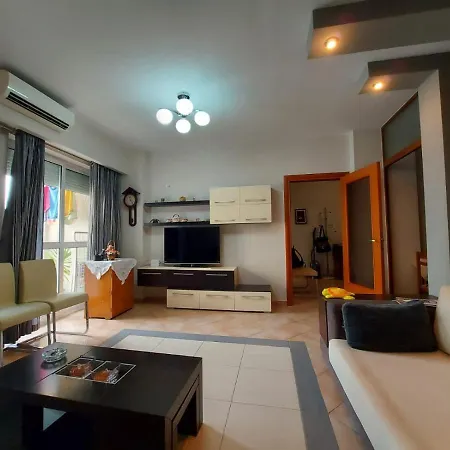 Cozy 1-bedroom Near The Center Of Tirana. Apartamento Tirana