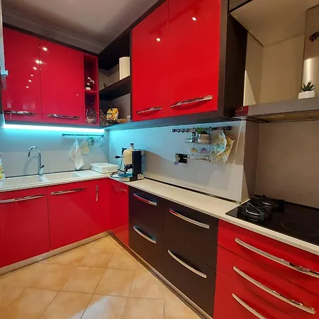 Daire Cozy 1-bedroom Near The Center Of Tirana. *