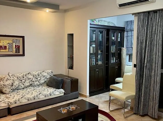 Cozy 1-bedroom Near The Center Of Tirana. Lägenhet